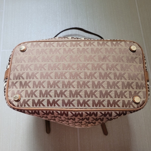 Michael Kors Jet Set Grab Bag Jacquard MK signature. - Picture 8 of 16